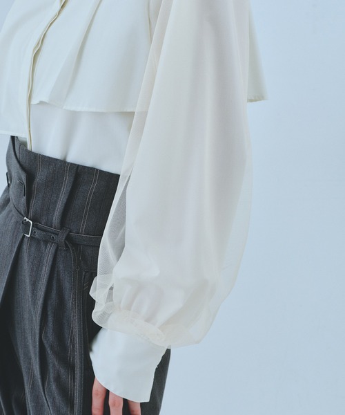 UNITED TOKYO（ユナイテッドトウキョウ）の「【残りわずか！】アシメ袖チュールブラウス｜ウォッシャブル/オケージョン/抗ピリング/オフィスカジュアル/秋服/冬服（シャツ/ブラウス・レディース・アイボリー・FREE）」の4枚目の写真