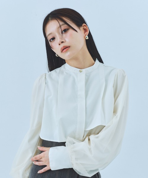 UNITED TOKYO（ユナイテッドトウキョウ）の「【残りわずか！】アシメ袖チュールブラウス｜ウォッシャブル/オケージョン/抗ピリング/オフィスカジュアル/秋服/冬服（シャツ/ブラウス・レディース・アイボリー・FREE）」の2枚目の写真