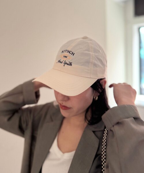 Omekashi(オメカシ)の「ロゴCAP(キャップ・レディース・オフホワイト/ブラック・ONE SIZE)」の1枚目の写真