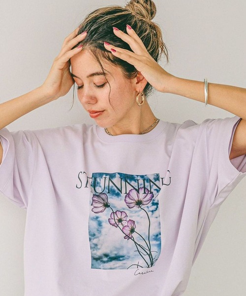 BAYFLOW（ベイフロー）の「フォトプリントワイドＴ（Tシャツ/カットソー・レディース・ラベンダー/ホワイト/グレイッシュベージュ/ブルー/オフホワイト・FREE）」の5枚目の写真