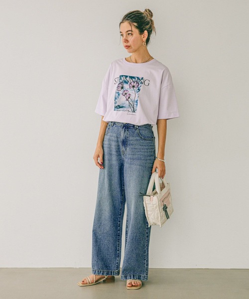 BAYFLOW（ベイフロー）の「フォトプリントワイドＴ（Tシャツ/カットソー・レディース・ラベンダー/ホワイト/グレイッシュベージュ/ブルー/オフホワイト・FREE）」の10枚目の写真