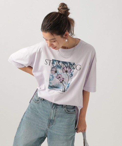 BAYFLOW（ベイフロー）の「フォトプリントワイドＴ（Tシャツ/カットソー・レディース・ラベンダー/ホワイト/グレイッシュベージュ/ブルー/オフホワイト・FREE）」の22枚目の写真