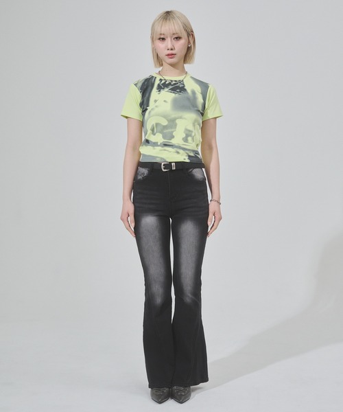 ENVYM(アンビー)の「スウィッチングストレッチフレアデニムパンツ(デニムパンツ・レディース・ブラック/サックスブルー・SMALL/MEDIUM)」の6枚目の写真