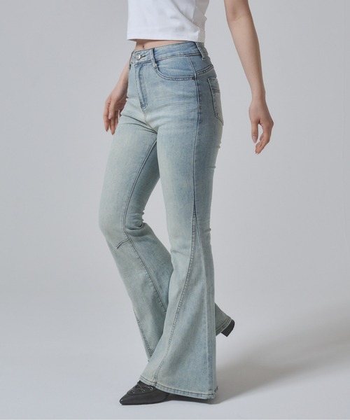 ENVYM(アンビー)の「スウィッチングストレッチフレアデニムパンツ(デニムパンツ・レディース・ブラック/サックスブルー・SMALL/MEDIUM)」の12枚目の写真