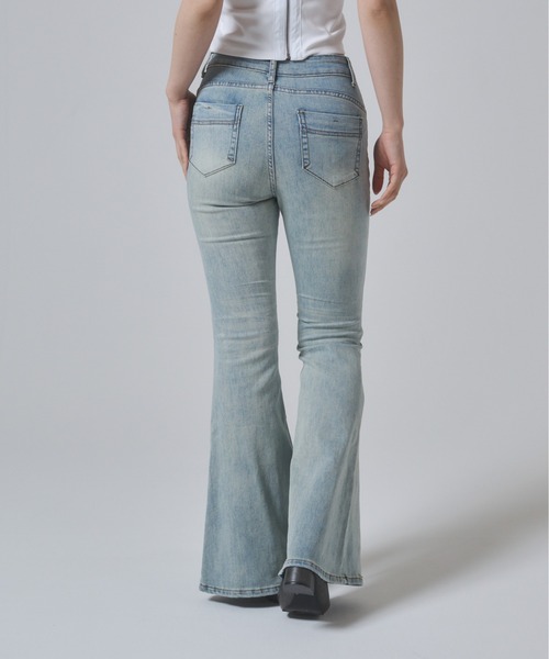 ENVYM(アンビー)の「スウィッチングストレッチフレアデニムパンツ(デニムパンツ・レディース・ブラック/サックスブルー・SMALL/MEDIUM)」の14枚目の写真