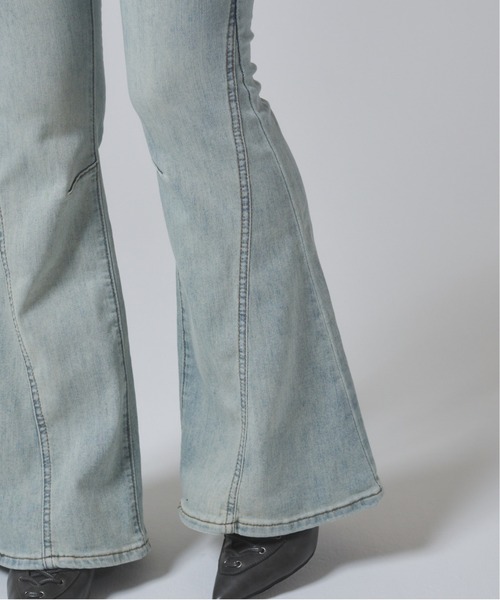 ENVYM(アンビー)の「スウィッチングストレッチフレアデニムパンツ(デニムパンツ・レディース・ブラック/サックスブルー・SMALL/MEDIUM)」の16枚目の写真