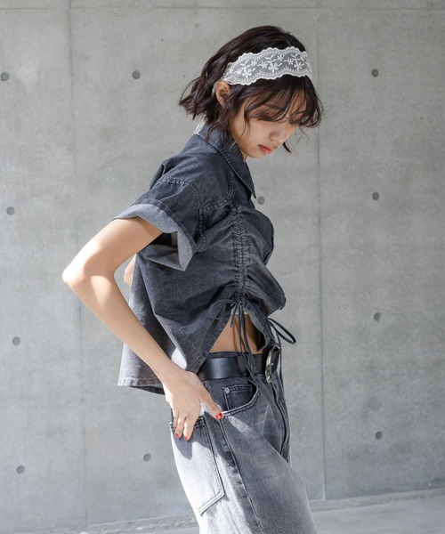 PAGEBOY(ページボーイ)の「ドロストデニムショートシャツ(シャツ/ブラウス・レディース・ブルー/ブラック・FREE)」の10枚目の写真