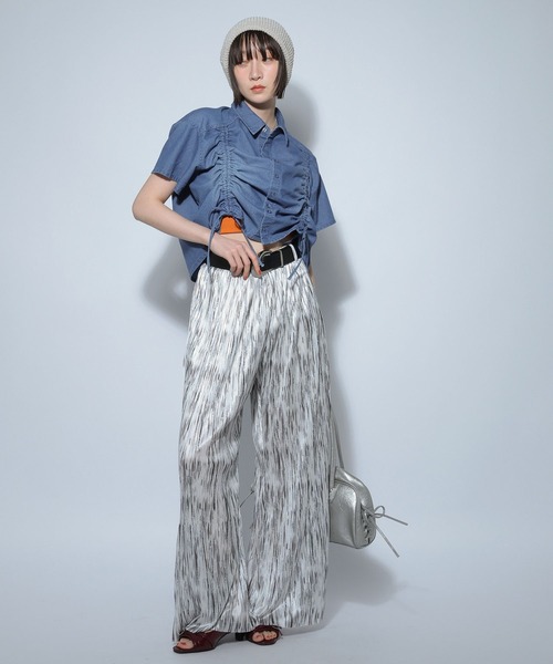 PAGEBOY(ページボーイ)の「ドロストデニムショートシャツ(シャツ/ブラウス・レディース・ブルー/ブラック・FREE)」の12枚目の写真