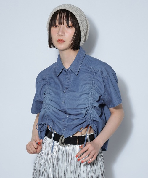 PAGEBOY(ページボーイ)の「ドロストデニムショートシャツ(シャツ/ブラウス・レディース・ブルー/ブラック・FREE)」の14枚目の写真