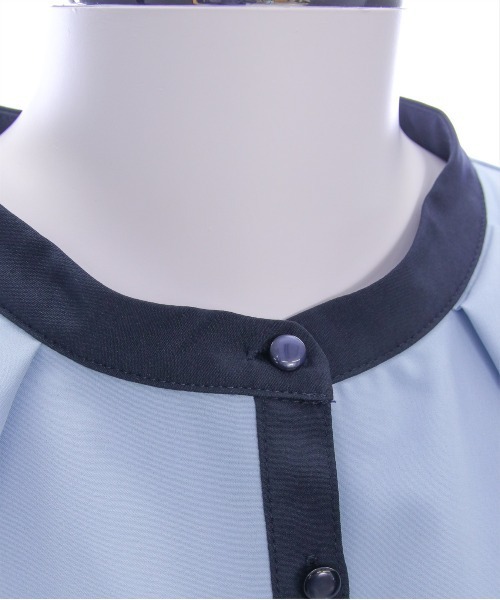 CLEAR BASIC（クリアベーシック）の「ダブルケープ配色ブラウス[オフィスカジュアル 着回し抜群 大人]≪SS新作≫（シャツ/ブラウス・レディース・ネイビー/オフホワイト/サックスブルー・F）」の11枚目の写真