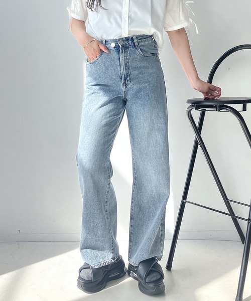 AS KNOW AS plus（アズノゥアズプラス）の「●ダブルボタンアレンジ ワイドストレートデニムパンツ（デニムパンツ・レディース・ブラック系その他/ブラック系/ブルー系その他/サックスブルー系・FREE）」の4枚目の写真