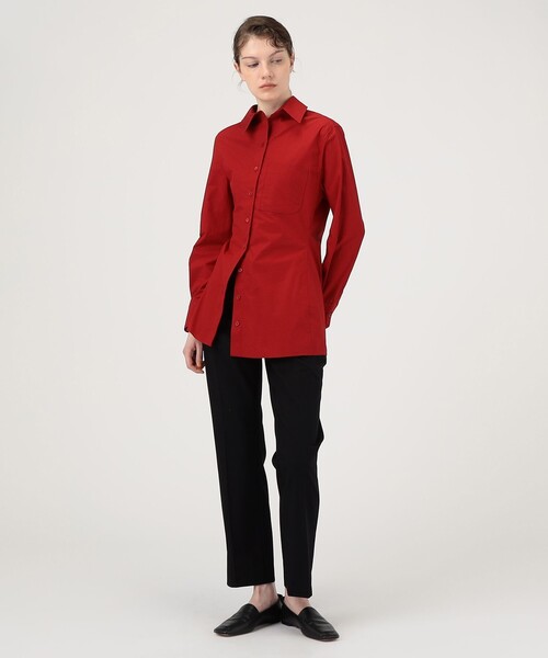 JACQUEMUS（ジャックムス）の「JACQUEMUS LA CHEMISE PABLO アシンメトリーシャツ（シャツ/ブラウス・レディース・レッド・36）」の2枚目の写真