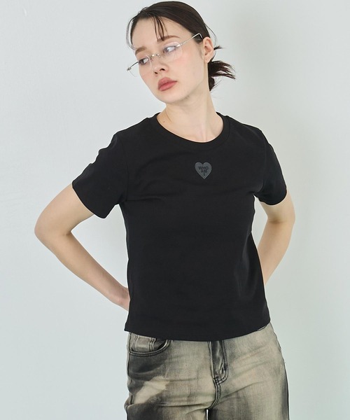 ANAP（アナップ）の「同色トーンハート刺繍Tシャツ（Tシャツ/カットソー・レディース・グレー/ブラック/ホワイト・FREE）」の3枚目の写真