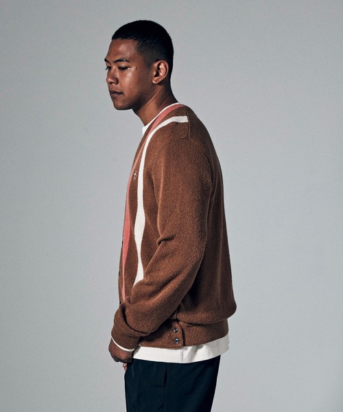 penguin BY MUNSINGWEAR(ペンギン バイ マンシングウェア)の「Penguin by Munsingwear/ペンギン バイ マンシングウェア LINKS STRIPE CARDIGAN カーディガン ロゴ刺繍(カーディガン/ボレロ・メンズ・ブラウン・L)」の5枚目の写真