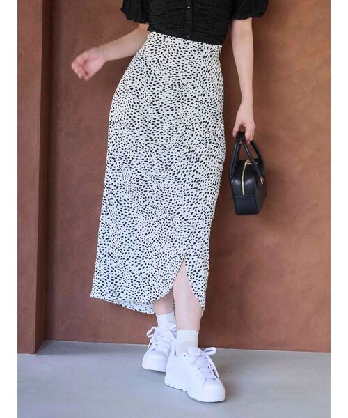 MERCURYDUO（マーキュリーデュオ）の「【WEB限定カラーあり】アシメタックナロースカート（スカート・レディース・ブラウン/ラベンダー/オフホワイト・SMALL/MEDIUM）」の2枚目の写真