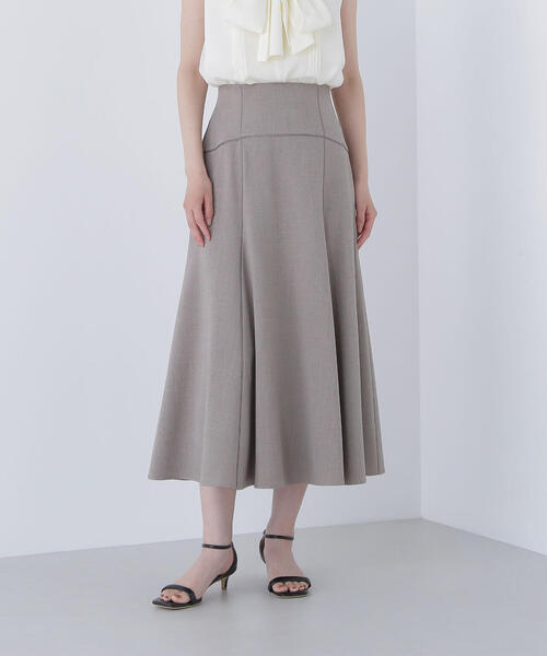 NATURAL BEAUTY BASIC（ナチュラルビューティーベーシック）の「◇サテンパイピングフレアスカート（スカート・レディース・ベージュ/ワイン・MEDIUM/P/S）」の4枚目の写真