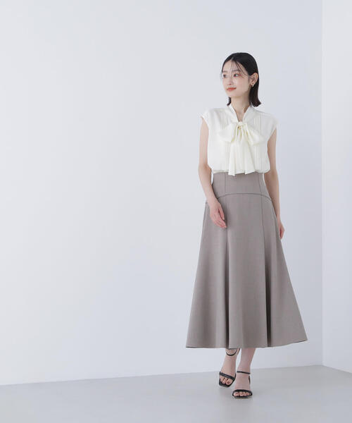 NATURAL BEAUTY BASIC（ナチュラルビューティーベーシック）の「◇サテンパイピングフレアスカート（スカート・レディース・ベージュ/ワイン・MEDIUM/P/S）」の6枚目の写真