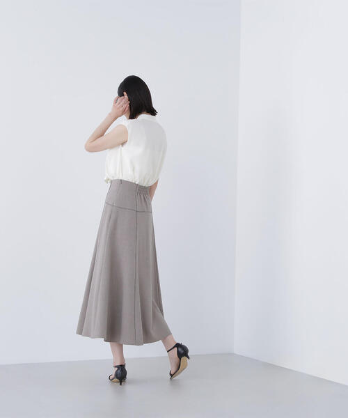 NATURAL BEAUTY BASIC（ナチュラルビューティーベーシック）の「◇サテンパイピングフレアスカート（スカート・レディース・ベージュ/ワイン・MEDIUM/P/S）」の7枚目の写真