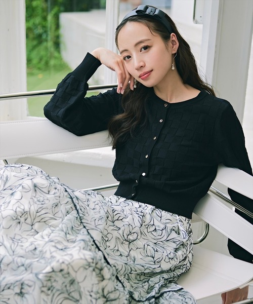 SWINGLE（スウィングル）の「金ボタンリンクスニットカーディガン（カーディガン/ボレロ・レディース・ピンク/ブラック/オフホワイト・FREE）」の2枚目の写真