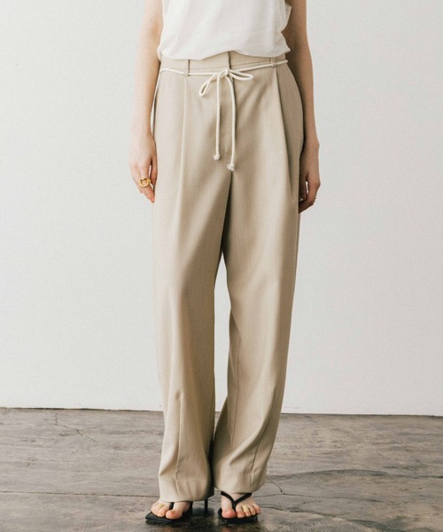 CREDONA(クレドナ)の「THE BARREL TROUSERS/バレルトラウザーズ(スラックス・レディース・ライトベージュ/ブラウン・0/1)」の2枚目の写真