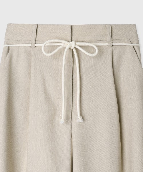 CREDONA(クレドナ)の「THE BARREL TROUSERS/バレルトラウザーズ(スラックス・レディース・ライトベージュ/ブラウン・0/1)」の4枚目の写真