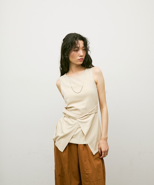 Lutim by u(ルチバイユー)の「Multi-way wrap design t shirt / マルチウェイラップデザインTシャツ(Tシャツ/カットソー・レディース・ナチュラル/チャコールグレー/ブルー・FREE)」の21枚目の写真