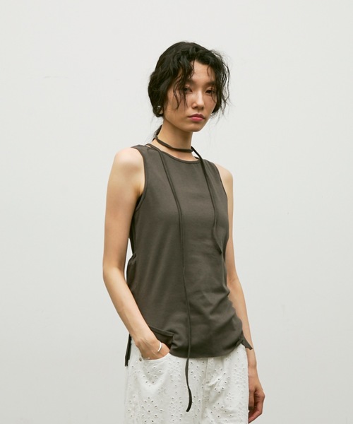 Lutim by u(ルチバイユー)の「Multi-way wrap design t shirt / マルチウェイラップデザインTシャツ(Tシャツ/カットソー・レディース・ナチュラル/チャコールグレー/ブルー・FREE)」の12枚目の写真