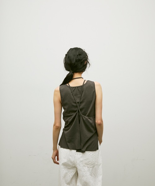Lutim by u(ルチバイユー)の「Multi-way wrap design t shirt / マルチウェイラップデザインTシャツ(Tシャツ/カットソー・レディース・ナチュラル/チャコールグレー/ブルー・FREE)」の20枚目の写真