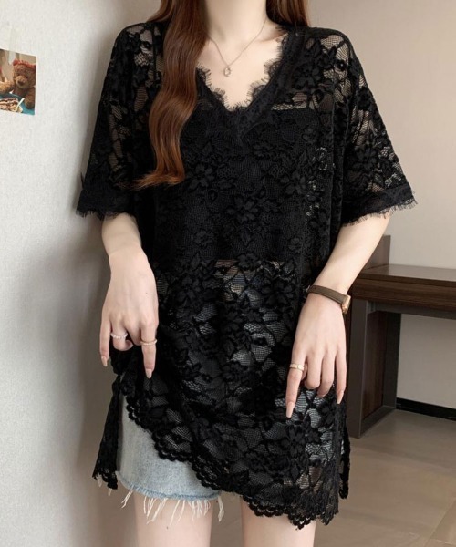 SallyLunn（サリーラン）の「Vネックレーストップス（シャツ/ブラウス・レディース・ブラック/ホワイト・LARGE/MEDIUM）」の7枚目の写真