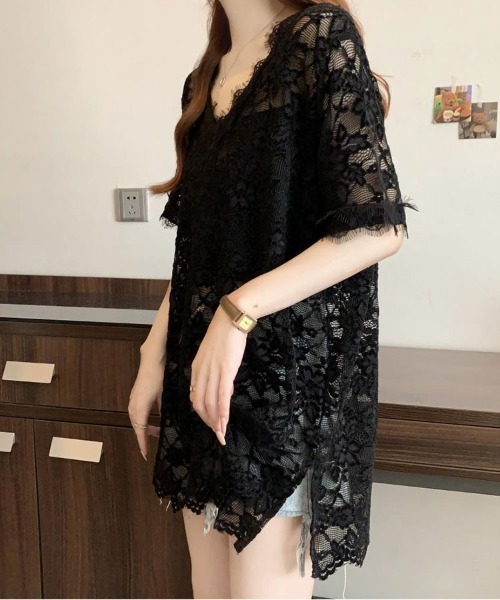 SallyLunn（サリーラン）の「Vネックレーストップス（シャツ/ブラウス・レディース・ブラック/ホワイト・LARGE/MEDIUM）」の6枚目の写真