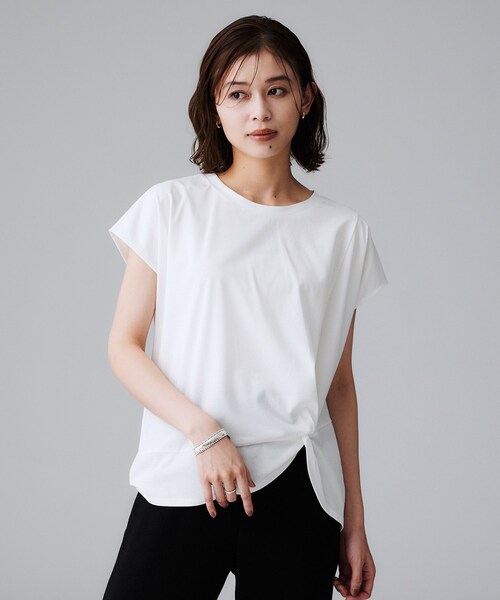 UNTITLED（アンタイトル）の「【洗える/Tシャツ】ツイストプルオーバー（Tシャツ/カットソー・レディース・オフホワイト/ボルドー/チャコールグレー・00/02/04/44/48/50）」の5枚目の写真