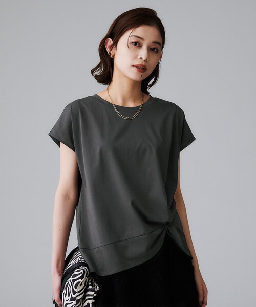 UNTITLED（アンタイトル）の「【洗える/Tシャツ】ツイストプルオーバー（Tシャツ/カットソー・レディース・オフホワイト/ボルドー/チャコールグレー・00/02/04/44/48/50）」の9枚目の写真