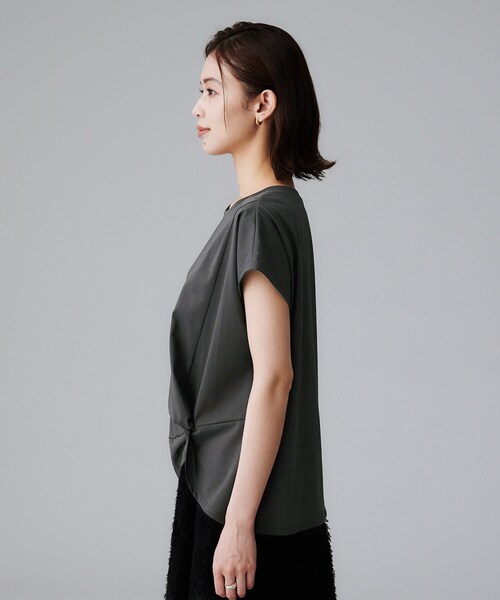 UNTITLED（アンタイトル）の「【洗える/Tシャツ】ツイストプルオーバー（Tシャツ/カットソー・レディース・オフホワイト/ボルドー/チャコールグレー・00/02/04/44/48/50）」の18枚目の写真