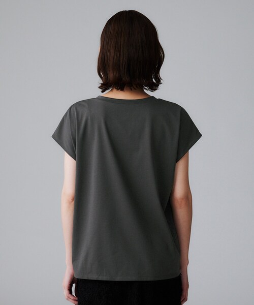UNTITLED（アンタイトル）の「【洗える/Tシャツ】ツイストプルオーバー（Tシャツ/カットソー・レディース・オフホワイト/ボルドー/チャコールグレー・00/02/04/44/48/50）」の19枚目の写真