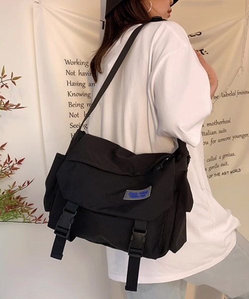 Miniministore(ミニミニストア)の「ショルダーバッグ レディース 斜めがけ(ショルダーバッグ・レディース・ブラック/ホワイト/ロイヤルブルー・FREE)」の6枚目の写真
