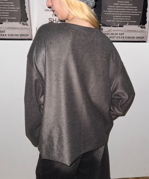 SHAGGIE（シャギー）の「【ViVi掲載】スタッズ付き2WAYオフショルスウェット（スウェット・レディース・レッド/チャコールグレー/ブラック・FREE）」の9枚目の写真