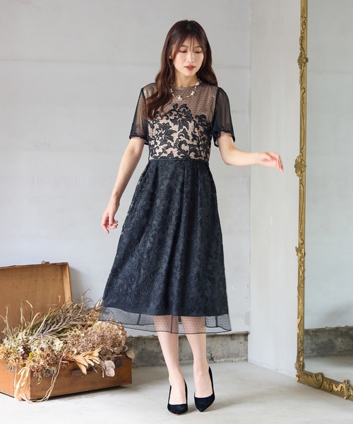 Rose Tiara(ローズティアラ)の「【美シルエット】ドットチュール刺繍ワンピース(ワンピース・レディース・キャメル/ブラック・38/40/42/46)」の3枚目の写真