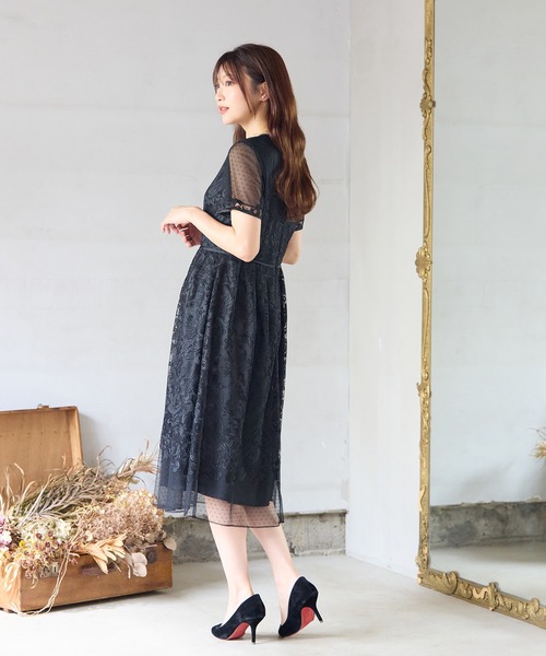 Rose Tiara(ローズティアラ)の「【美シルエット】ドットチュール刺繍ワンピース(ワンピース・レディース・キャメル/ブラック・38/40/42/46)」の13枚目の写真