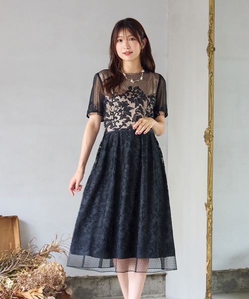 Rose Tiara(ローズティアラ)の「【美シルエット】ドットチュール刺繍ワンピース(ワンピース・レディース・キャメル/ブラック・38/40/42/46)」の5枚目の写真