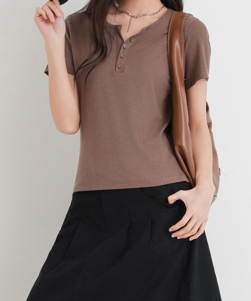 by LEGNA(バイレグナ)の「ヘンリーネックリブTシャツ(Tシャツ/カットソー・レディース・ブラウン/ピンク/グリーン系1/スモーキーグリーン系/ブラック/ホワイト・X-LARGE/LARGE/MEDIUM)」の15枚目の写真