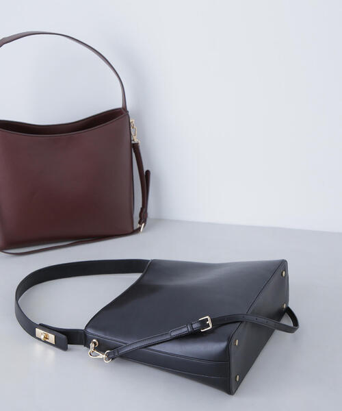 NATURAL BEAUTY BASIC(ナチュラルビューティーベーシック)の「◇マンハッタンワイドショルダーバッグ(ショルダーバッグ・レディース・ブラック/レッド・フリ-)」の14枚目の写真