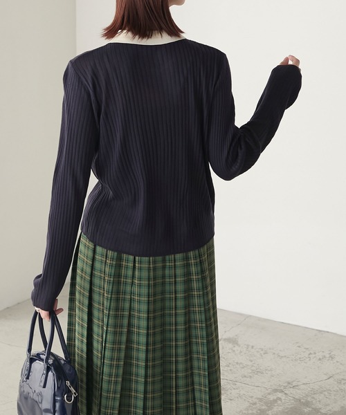 BONLECILL（ボンルシール）の「【マシンウォッシャブル】シアーテレコポロニット多ボタンカーディガン（カーディガン/ボレロ・レディース・ブラック/アイボリー/ネイビー/モスグリーン/レッド/ブラウン/ピンク/グレー・FREE）」の21枚目の写真