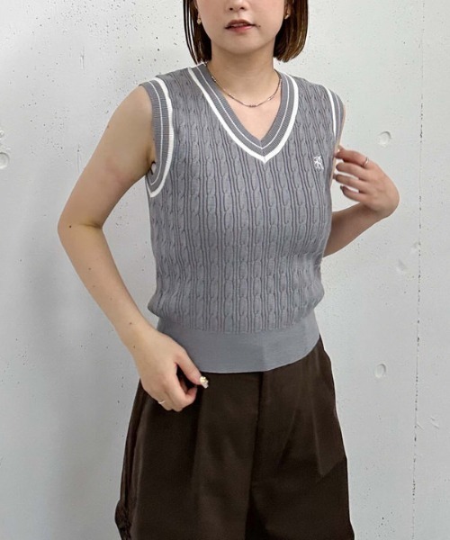 archives（アルシーヴ）の「ロゴ刺繍ラインケーブルニットベスト（ベスト・レディース・グレー/アイボリー/ネイビー・MEDIUM）」の6枚目の写真