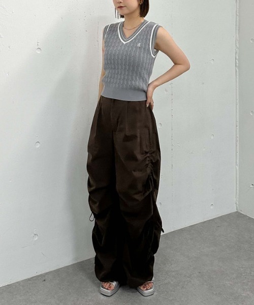 archives（アルシーヴ）の「ロゴ刺繍ラインケーブルニットベスト（ベスト・レディース・グレー/アイボリー/ネイビー・MEDIUM）」の9枚目の写真