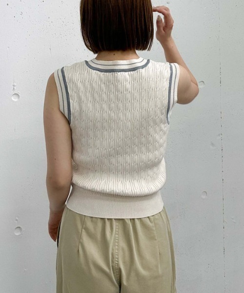 archives（アルシーヴ）の「ロゴ刺繍ラインケーブルニットベスト（ベスト・レディース・グレー/アイボリー/ネイビー・MEDIUM）」の15枚目の写真