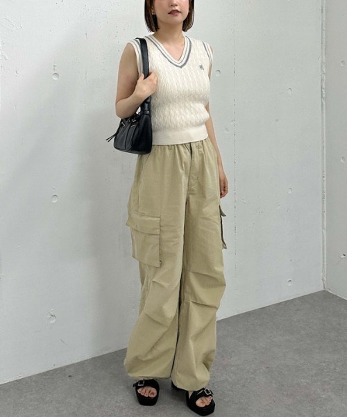 archives（アルシーヴ）の「ロゴ刺繍ラインケーブルニットベスト（ベスト・レディース・グレー/アイボリー/ネイビー・MEDIUM）」の17枚目の写真