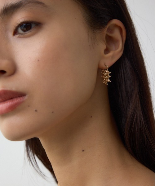 AZUL by moussy(アズールバイマウジー)の「タイニーメタルボールピアス(ピアス(両耳用)・レディース・ゴールド系その他/シルバー・FREE)」の2枚目の写真