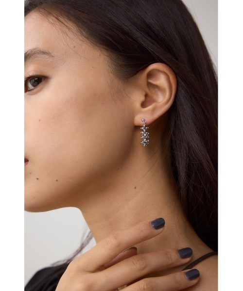 AZUL by moussy(アズールバイマウジー)の「タイニーメタルボールピアス(ピアス(両耳用)・レディース・ゴールド系その他/シルバー・FREE)」の3枚目の写真