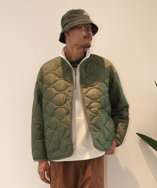 J.PRESS YORK STREET(ジェイプレスヨークストリート)の「【UNISEX】ライナーキルティング ブルゾン(ブルゾン・メンズ・カーキ系/ベージュ系/ブラック系・LARGE/MEDIUM/SMALL)」の3枚目の写真
