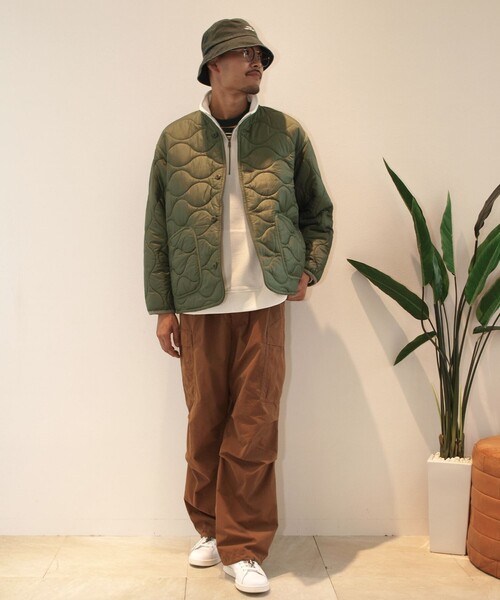 J.PRESS YORK STREET(ジェイプレスヨークストリート)の「【UNISEX】ライナーキルティング ブルゾン(ブルゾン・メンズ・カーキ系/ベージュ系/ブラック系・LARGE/MEDIUM/SMALL)」の4枚目の写真